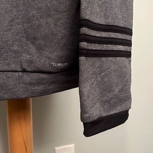 Classic Adidas Athletic Pullover  - Picture 8 of 12